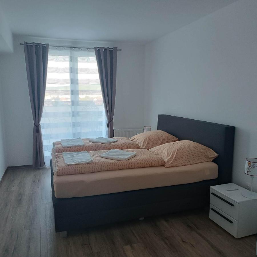 Neue, Moderne Penthousewohnung Sighişoara Esterno foto